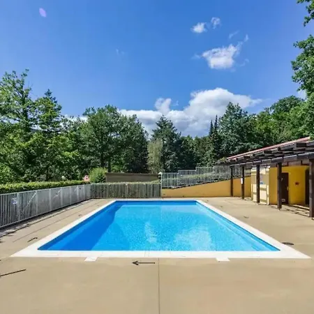 1 Terrasse Et Piscine アパート